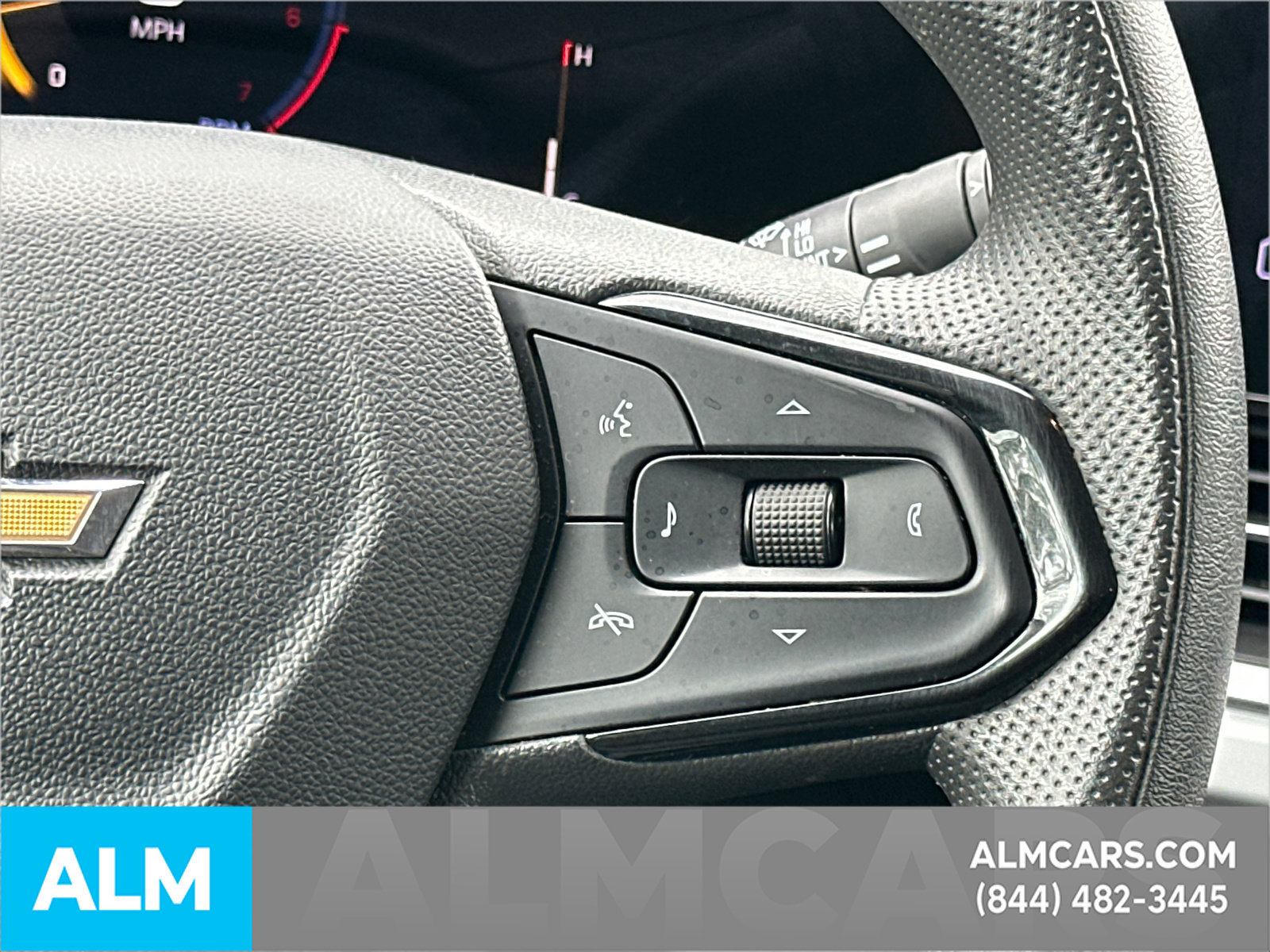 Used 2025 Chevrolet Trax LT FWD image 30