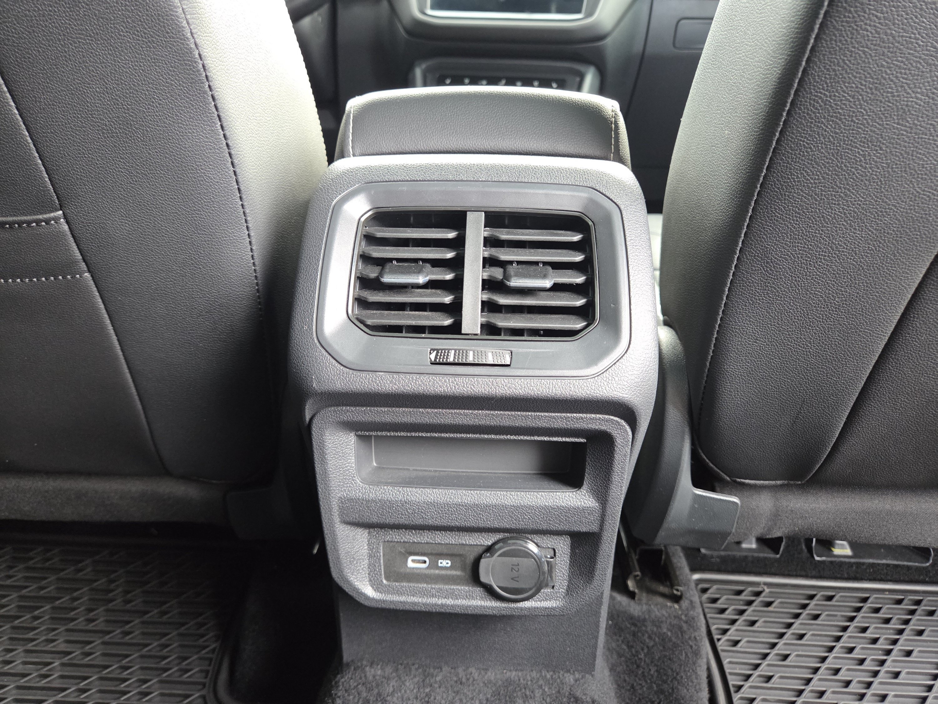 Used 2022 Volkswagen Tiguan SEL R-Line AWD/4WD image 33