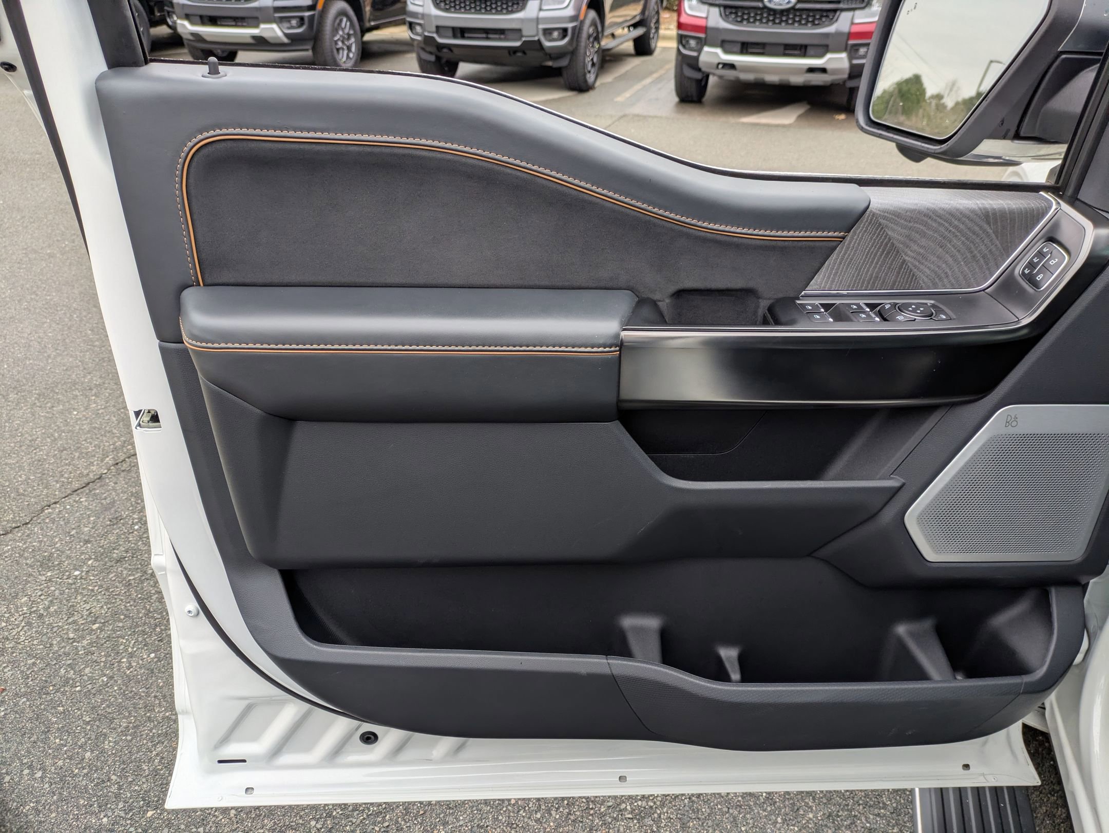 Certified 2023 Ford F150 Platinum w/ Equipment Group 701A High image 18