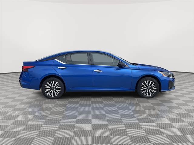 Used 2025 Nissan Altima 2.5 SV AWD/4WD image 6