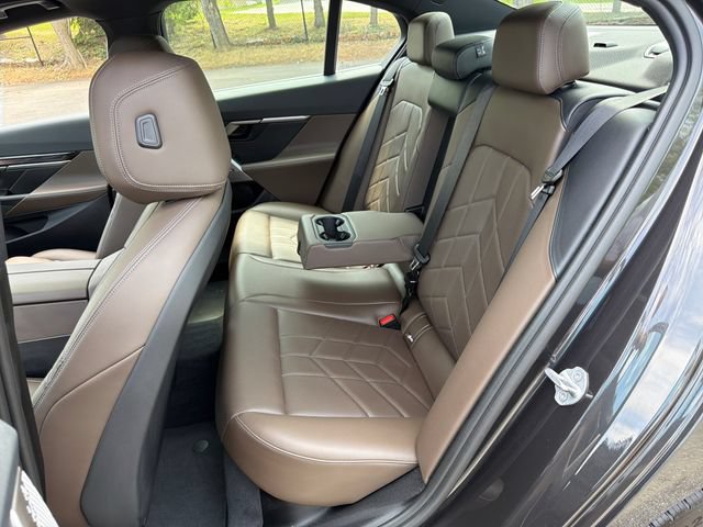 Used 2025 BMW i5 xDrive40 w/ Premium Package AWD/4WD image 29