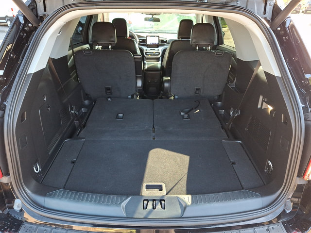 Certified 2023 Ford Explorer XLT w/ Equipment Group 202A AWD/4WD image 32