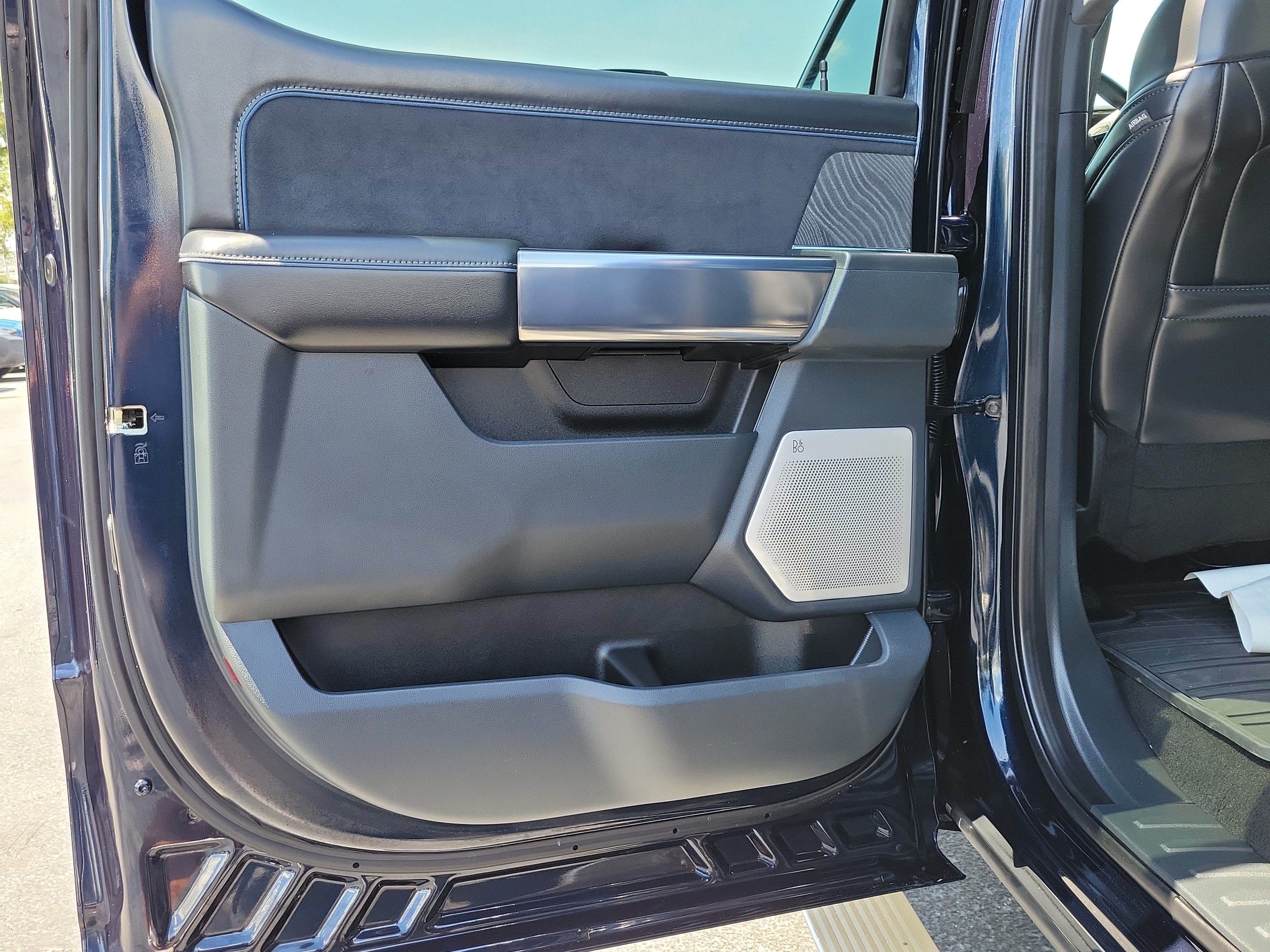 Certified 2025 Ford F250 Platinum AWD/4WD image 10
