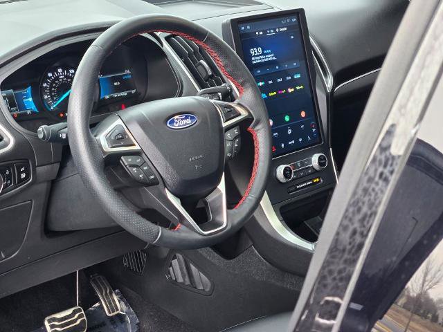 Certified 2024 Ford Edge ST-Line w/ Class II Trailer Tow Package image 25