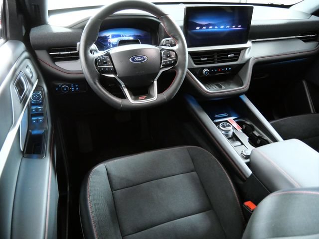 Certified 2025 Ford Explorer ST AWD/4WD image 4