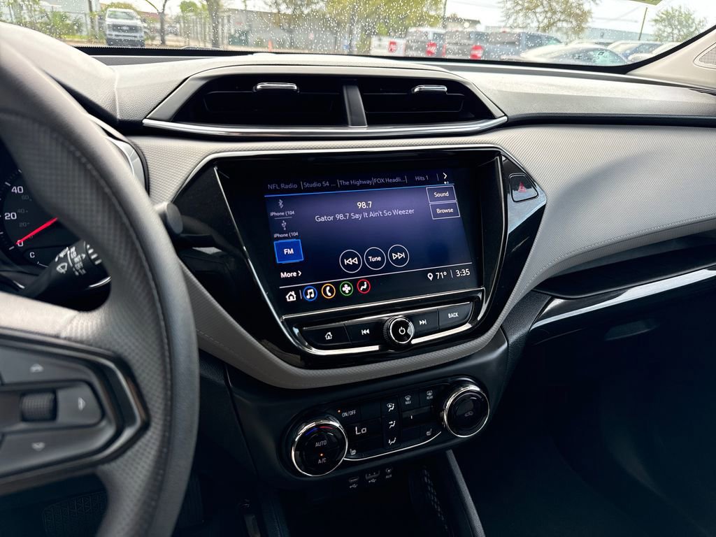 Used 2021 Chevrolet TrailBlazer LT w/ Convenience Package image 16