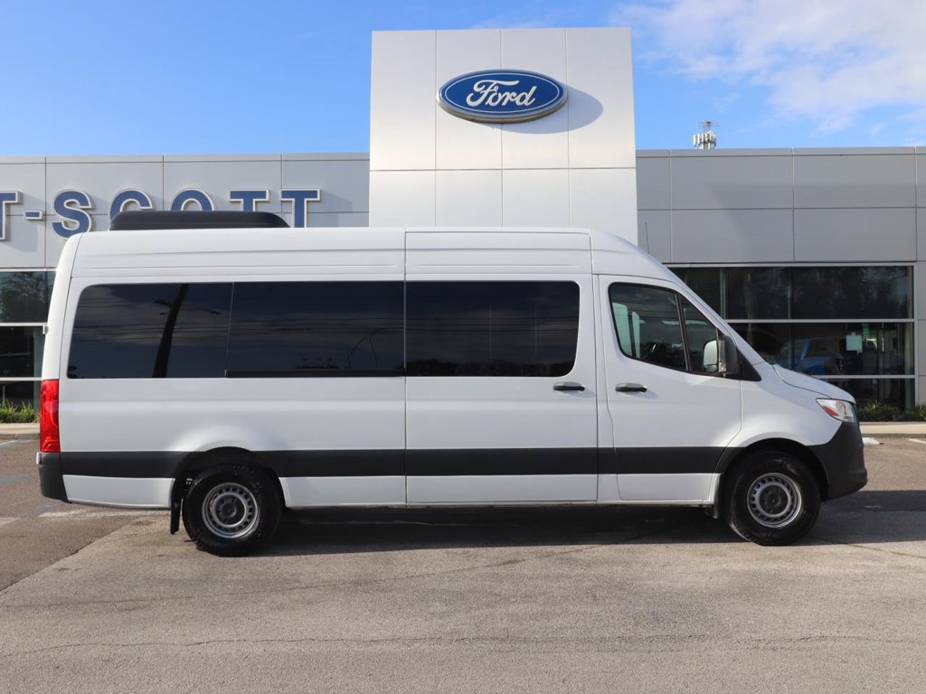 Used 2025 Mercedes-Benz Sprinter 2500 image 17