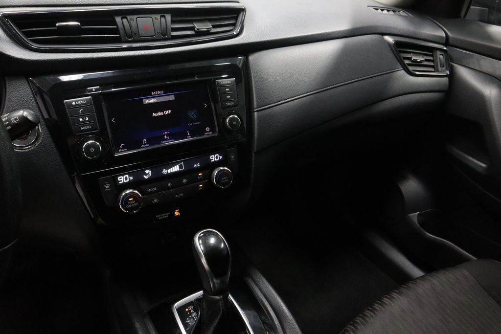 Used 2019 Nissan Rogue SV image 29
