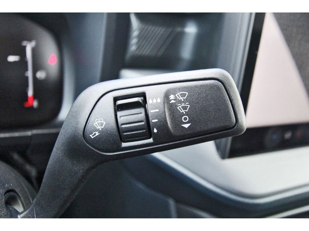 Certified 2025 Ford Maverick XLT w/ Black Appearance Package image 18