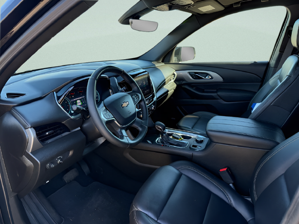 Used 2023 Chevrolet Traverse LT w/ LT Premium Package AWD/4WD image 4