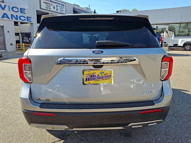 Certified 2023 Ford Explorer XLT w/ Equipment Group 202A AWD/4WD image 23