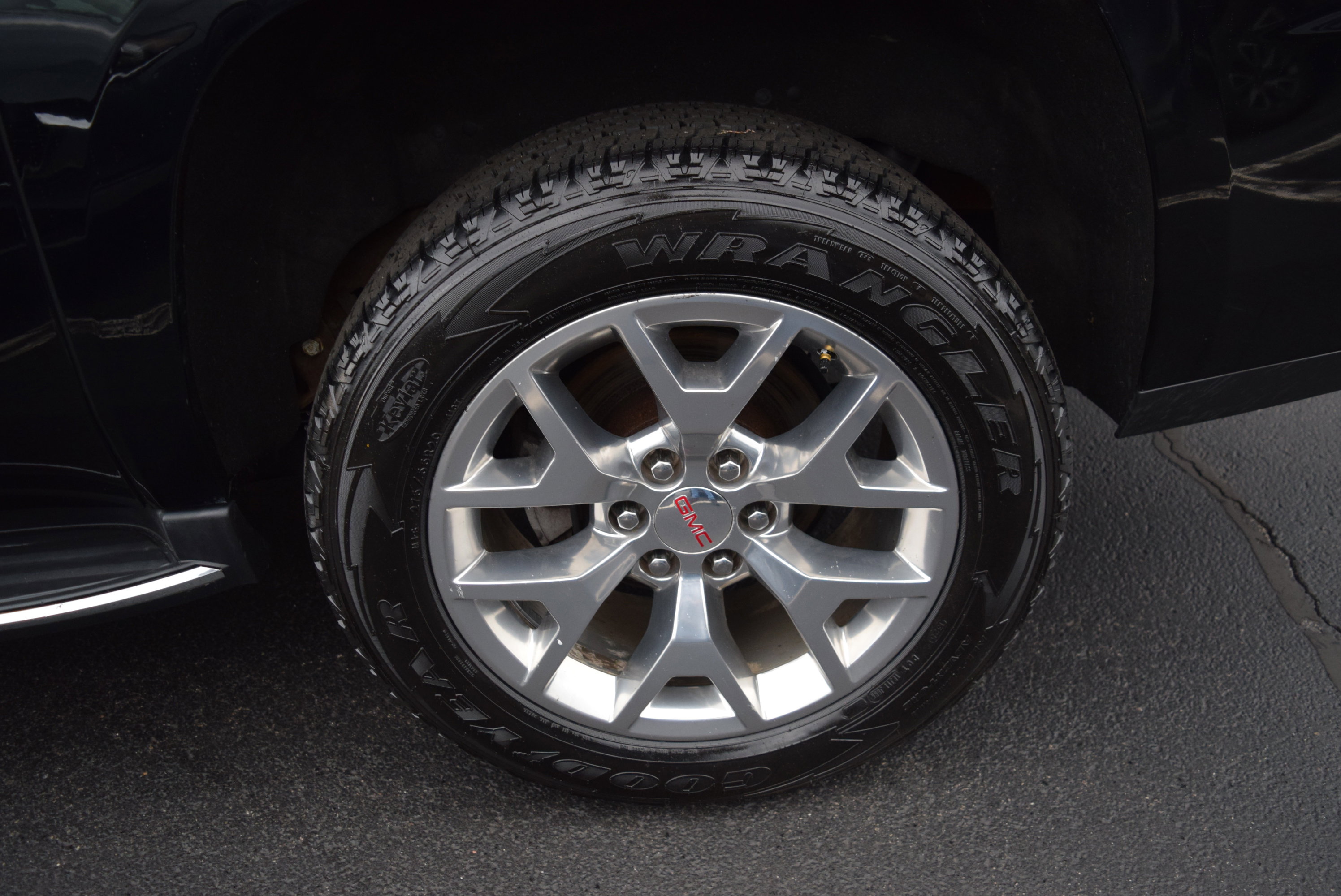 Used 2019 GMC Yukon XL SLE w/ SLE Value Package image 8