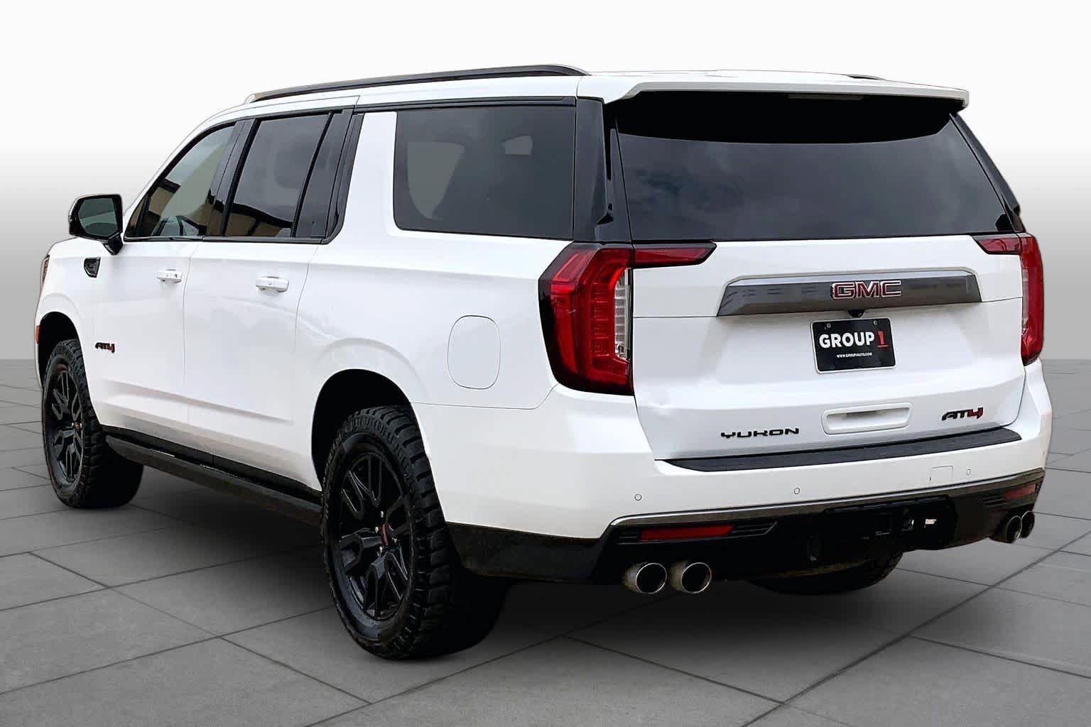 Used 2024 GMC Yukon XL AT4 w/ AT4 Premium Plus Package AWD/4WD image 12