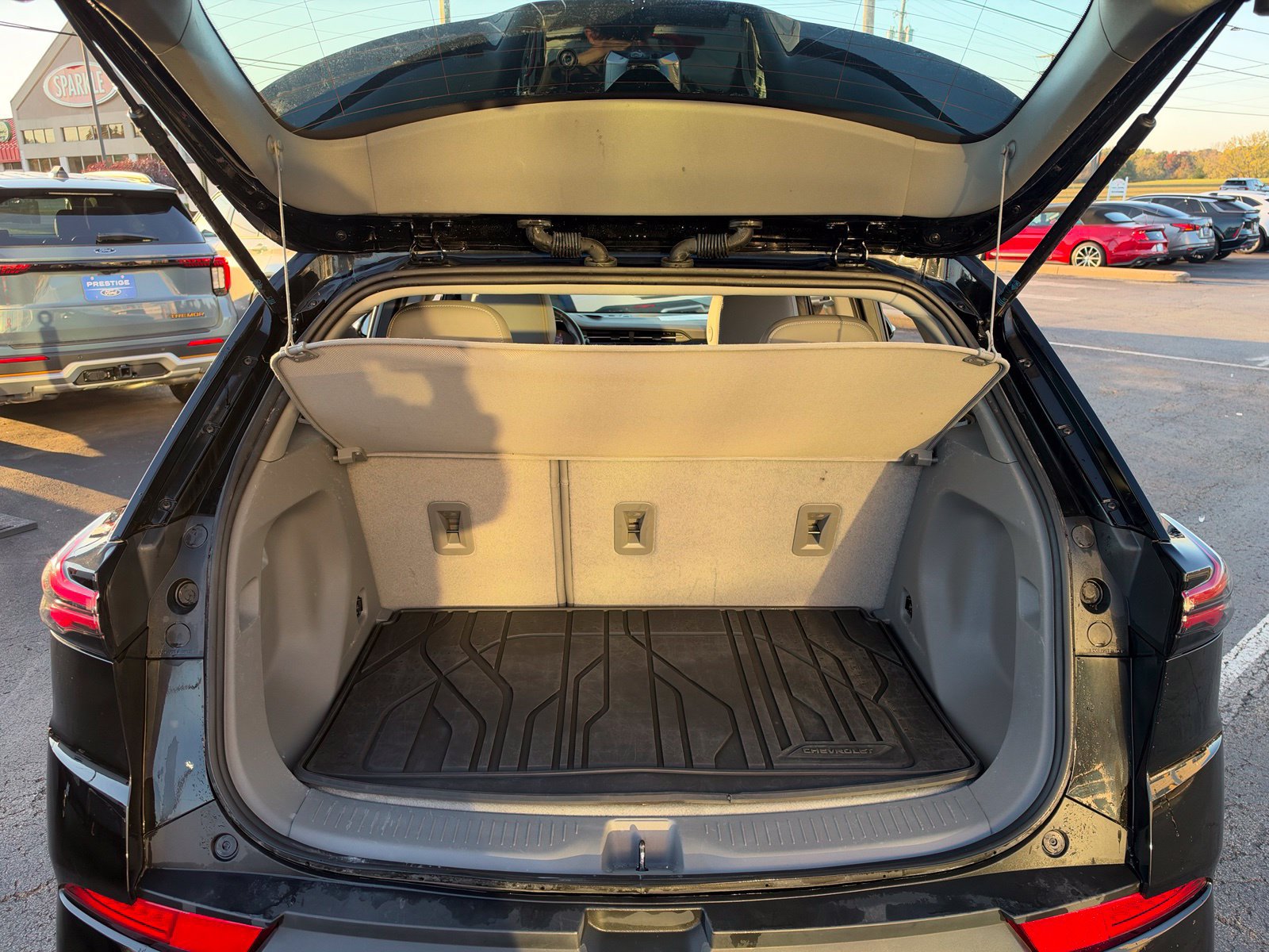 Used 2023 Chevrolet Bolt EUV Premier w/ Sun & Sound Package FWD image 10