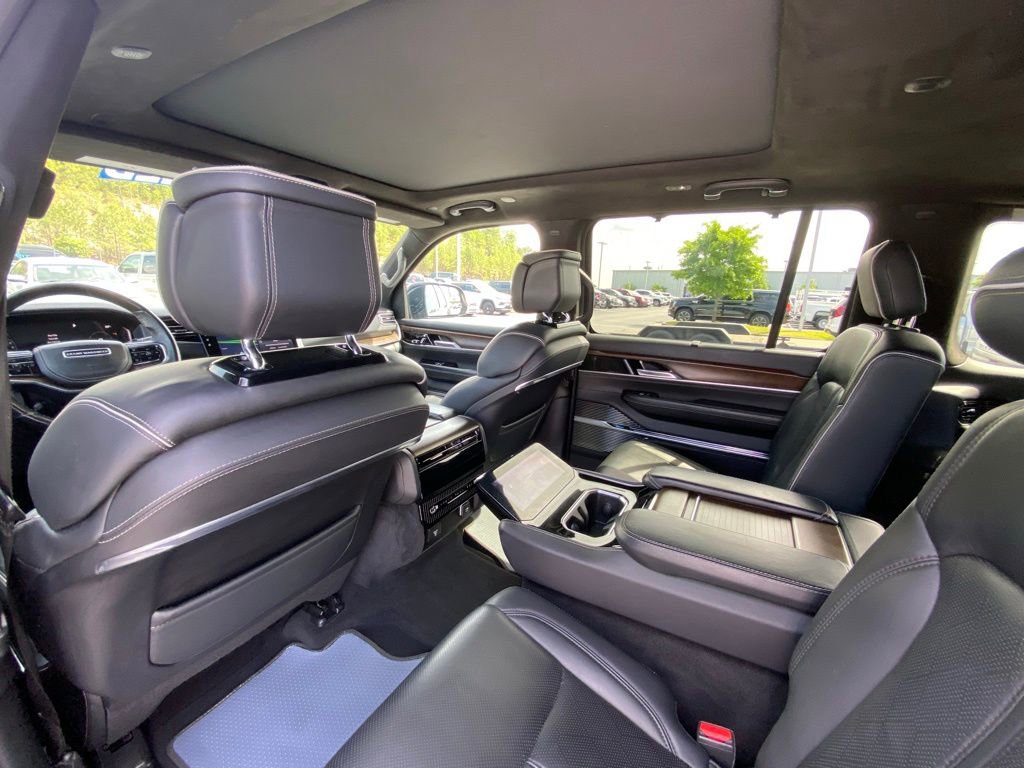 Used 2023 Jeep Grand Wagoneer Series II AWD/4WD image 23