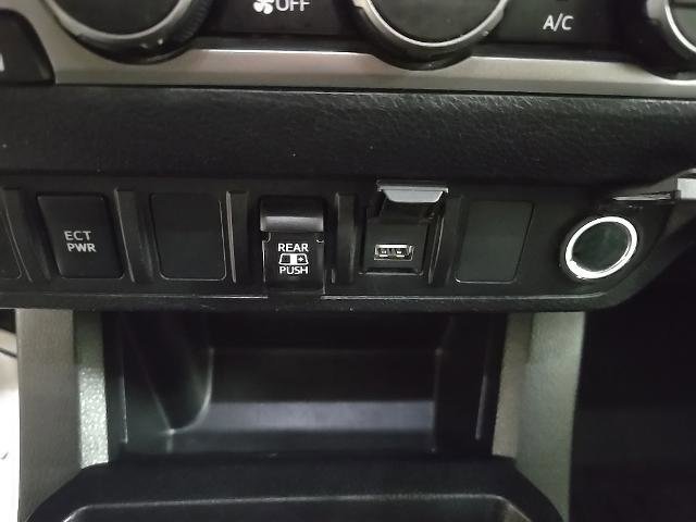 Used 2021 Toyota Tacoma SR5 image 40