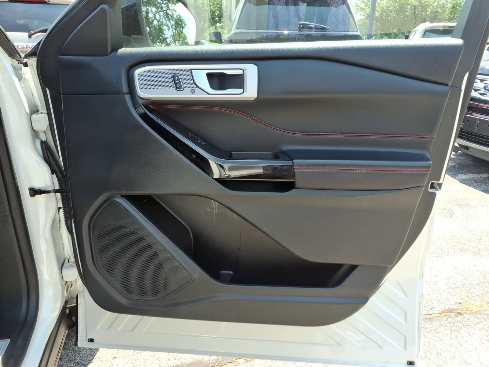 Certified 2022 Ford Explorer ST-Line w/ Class IV Trailer Tow Package AWD/4WD image 35