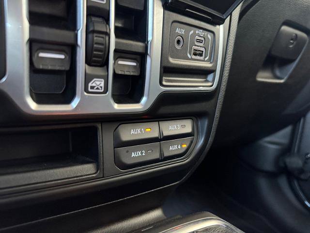Used 2025 Jeep Wrangler Unlimited Sport AWD/4WD image 24