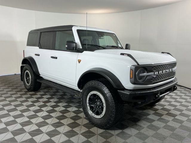 Certified 2023 Ford Bronco Badlands w/ Sasquatch Package AWD/4WD image 3