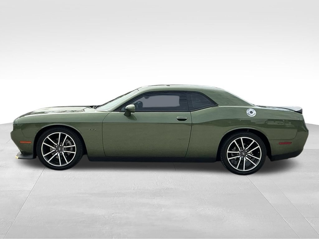 Used 2023 Dodge Challenger R/T RWD image 3