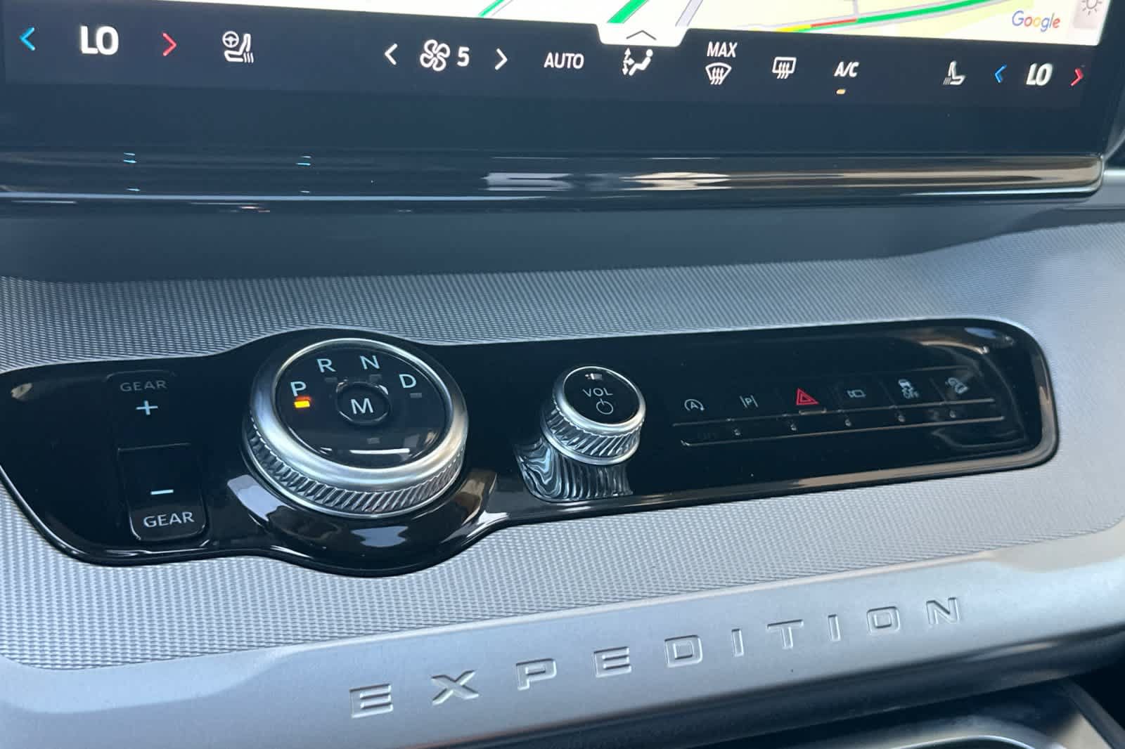 Certified 2025 Ford Expedition Active AWD/4WD image 25