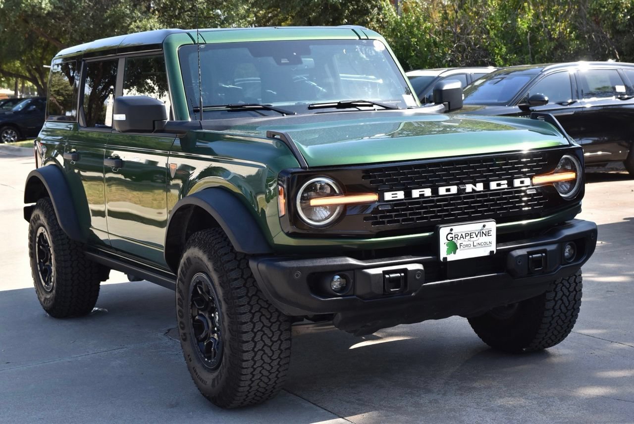 Certified 2025 Ford Bronco Badlands AWD/4WD image 4