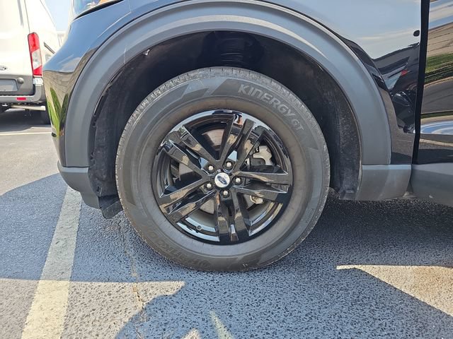 Certified 2023 Ford Explorer XLT w/ Equipment Group 202A AWD/4WD image 36