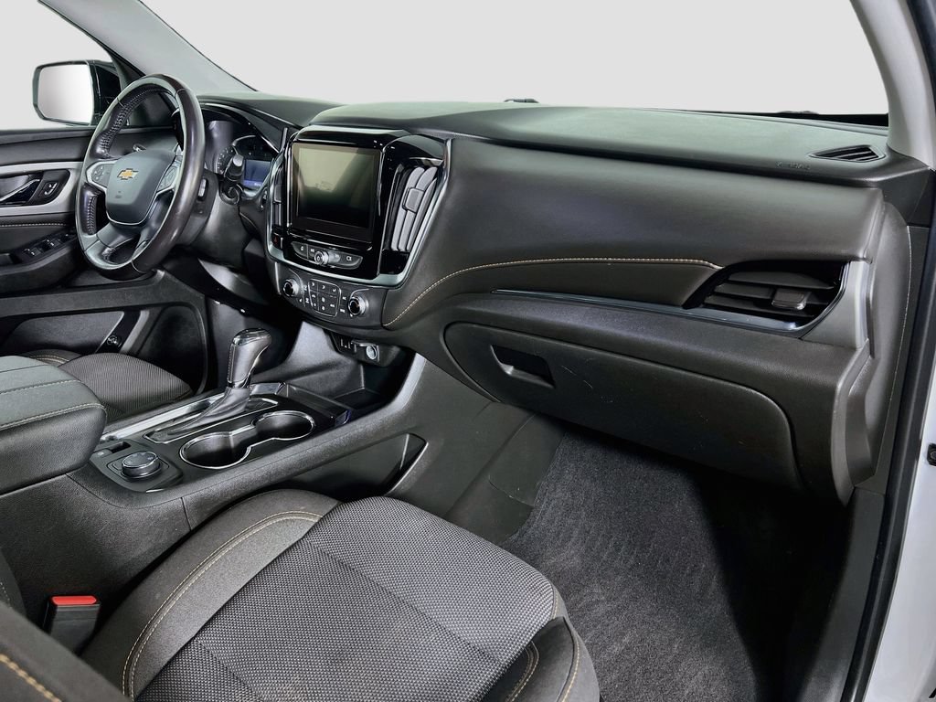 Used 2020 Chevrolet Traverse LT w/ LPO, Blackout Package AWD/4WD image 34