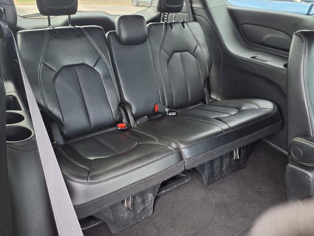 Used 2025 Chrysler Pacifica Select FWD image 28