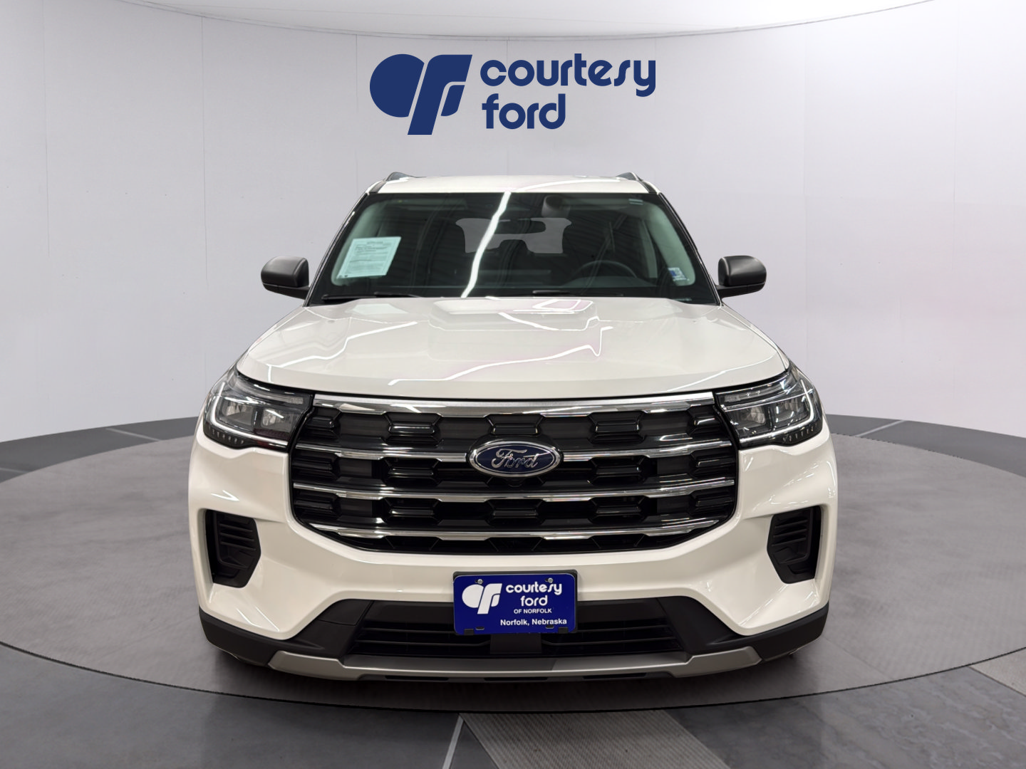 Certified 2025 Ford Explorer Active AWD/4WD image 2