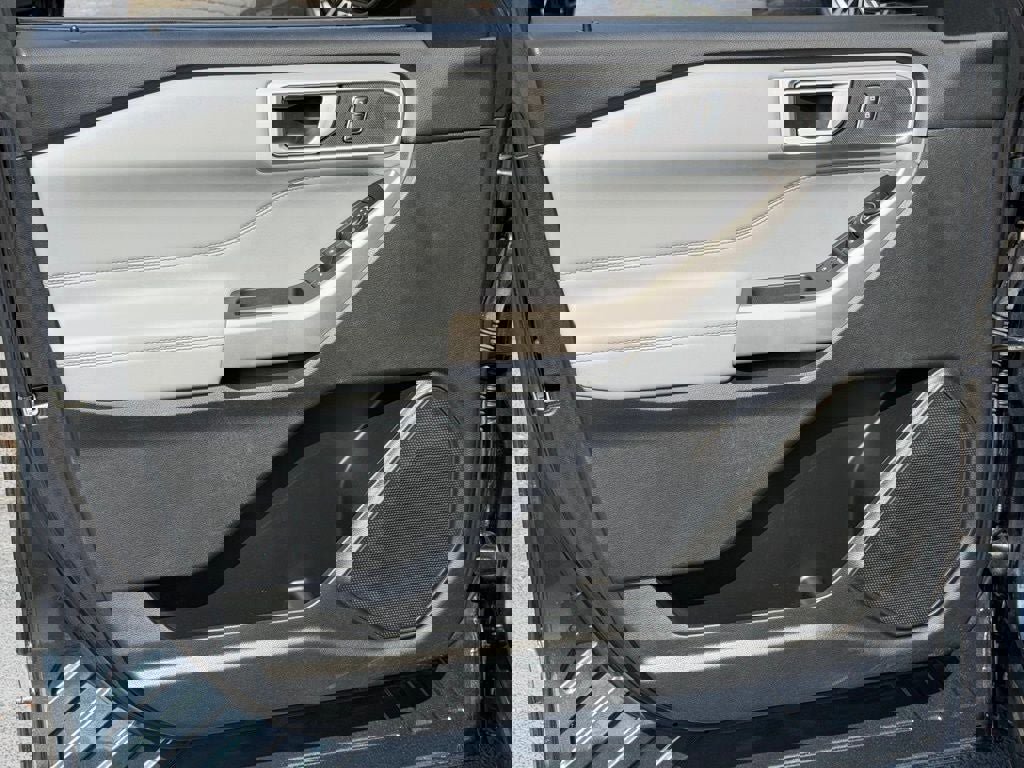 Certified 2023 Ford Explorer XLT w/ Equipment Group 202A image 20