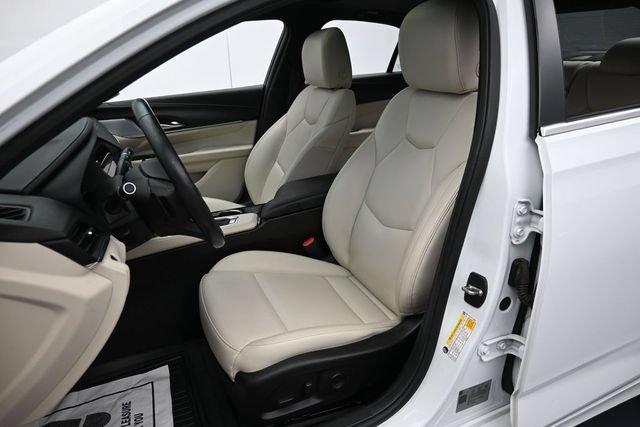 Used 2023 Cadillac CT4 Luxury w/ Sun And Sound Package RWD image 11