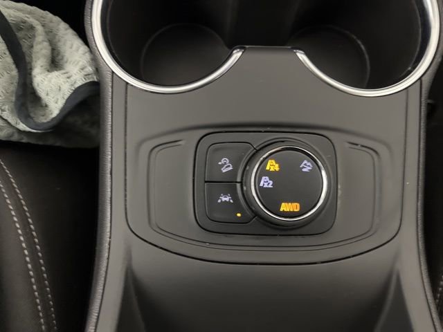 Used 2024 GMC Terrain SLE AWD/4WD image 29