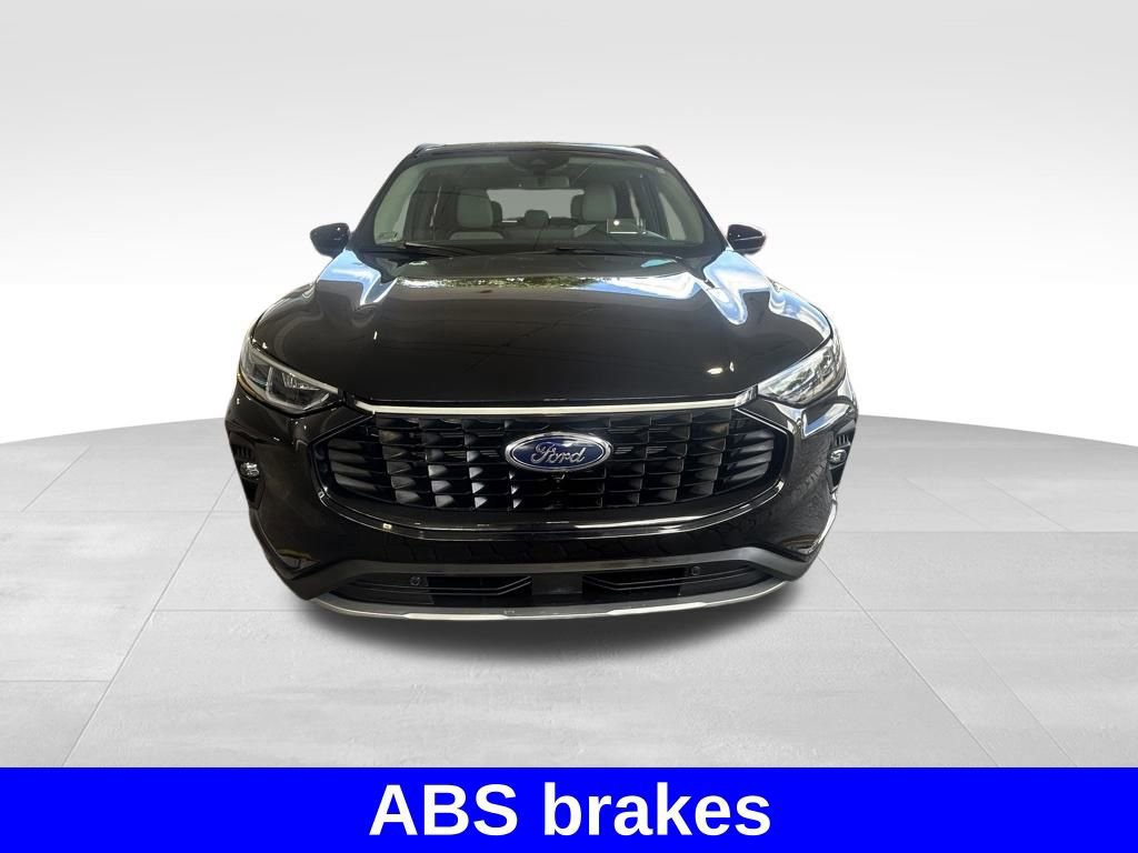 Certified 2024 Ford Escape SE w/ PHEV Premium Package image 8