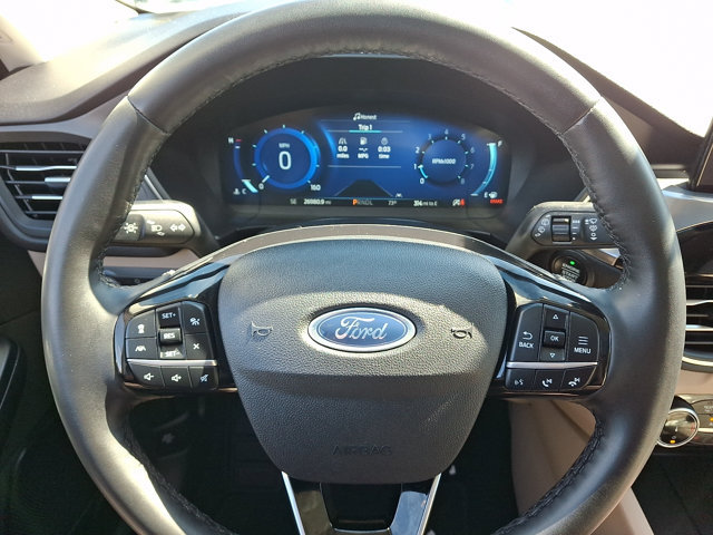Certified 2022 Ford Escape Titanium w/ Class II Trailer Tow Package AWD/4WD image 27