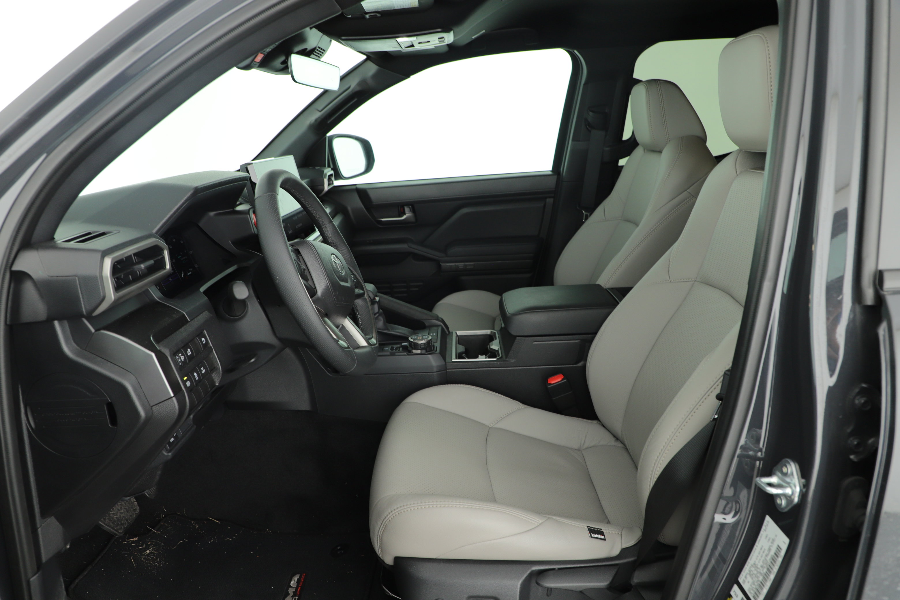 Used 2025 Toyota Tacoma TRD Off-Road AWD/4WD image 15