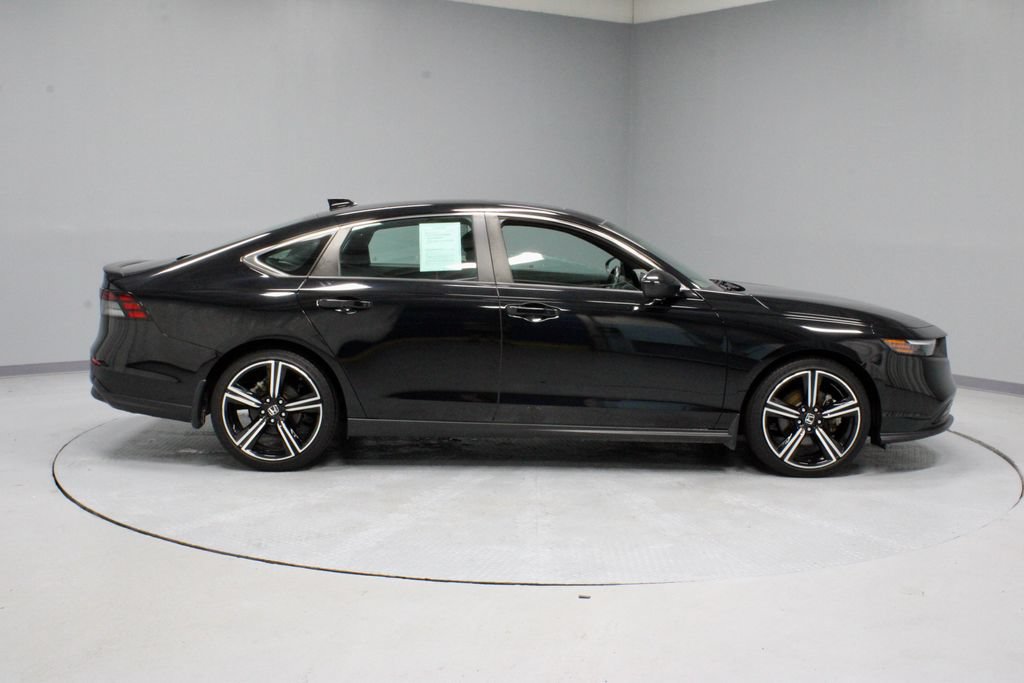 Used 2023 Honda Accord Sport image 11