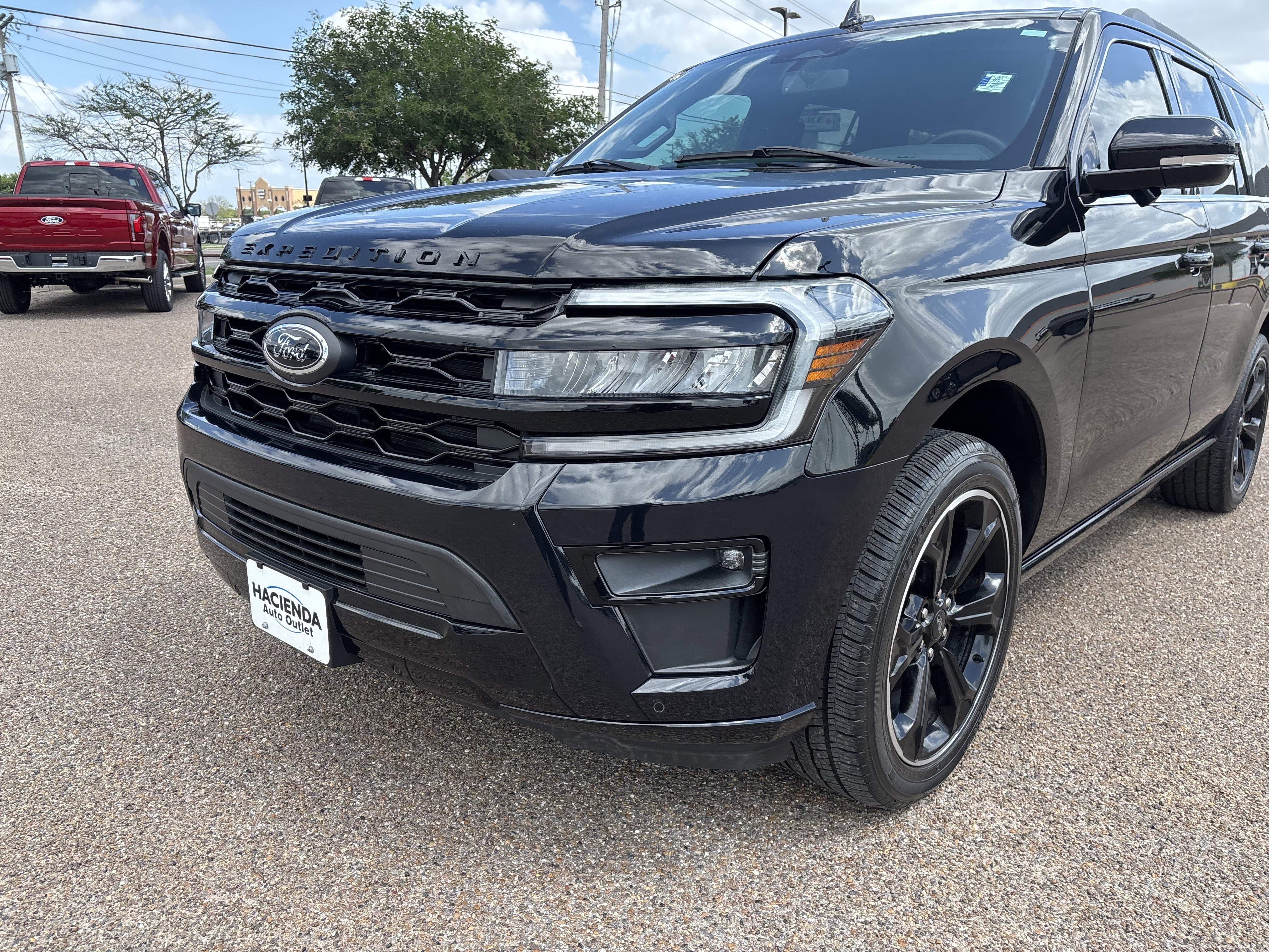 Certified 2023 Ford Expedition Limited RWD image 7
