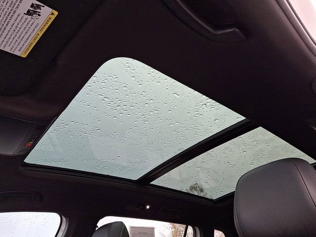 Used 2022 Volkswagen Tiguan SEL R-Line image 22