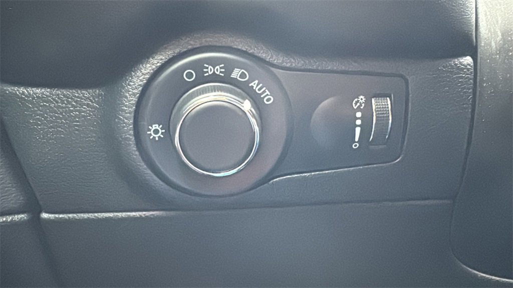 Used 2023 Dodge Durango SXT image 17