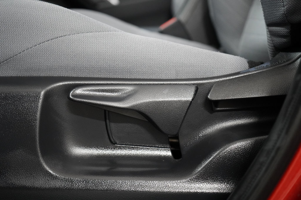 Used 2025 Toyota Corolla Cross AWD Hybrid image 19