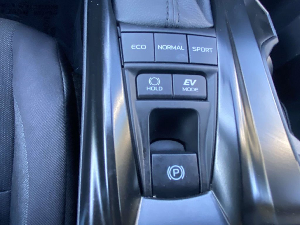Used 2026 Toyota Camry LE FWD image 32