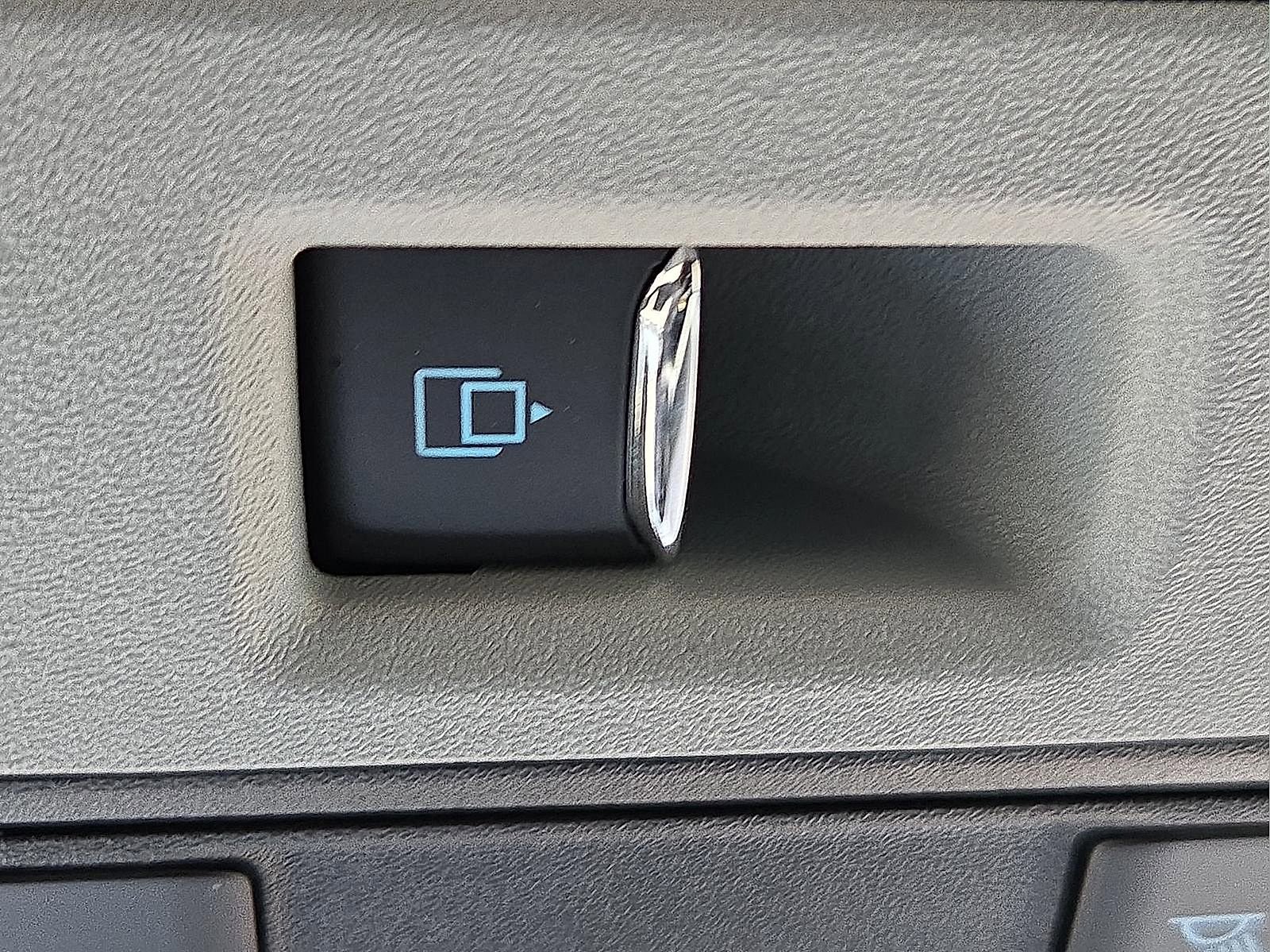 Certified 2023 Ford F150 XLT w/ Equipment Group 302A High image 21