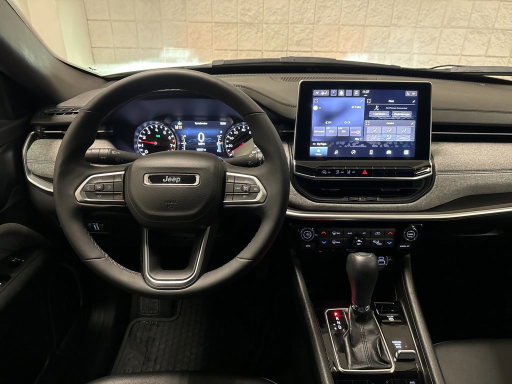 Used 2023 Jeep Compass Latitude w/ Convenience Group image 19