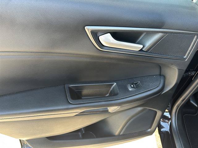 Certified 2022 Ford Edge SE w/ Black Appearance Package AWD/4WD image 17
