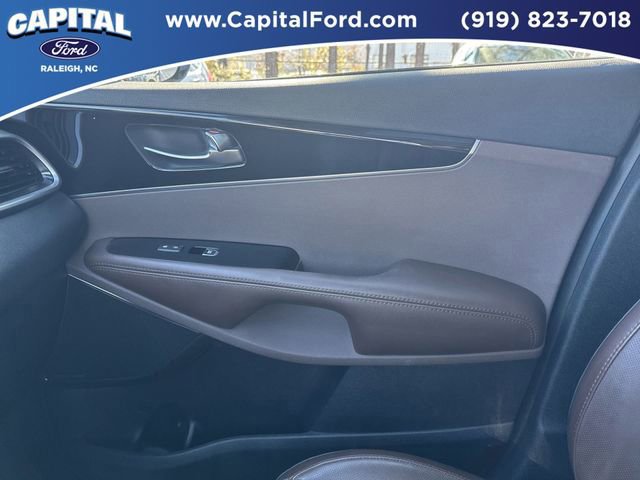 Used 2019 Kia Sorento SX w/ SX Touring Package image 29
