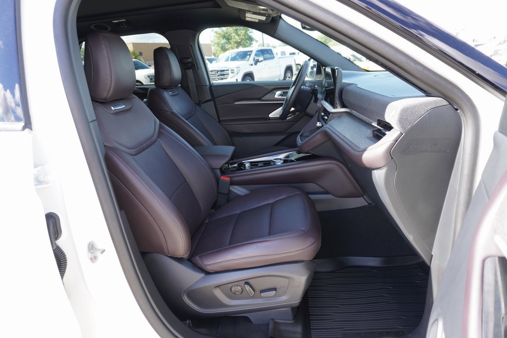 Certified 2025 Ford Explorer Platinum image 24