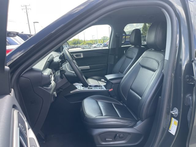 Certified 2024 Ford Explorer XLT w/ Equipment Group 202A AWD/4WD image 31