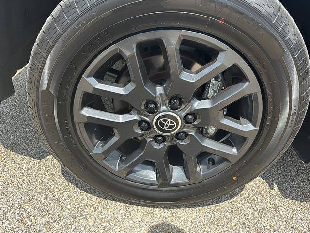Used 2024 Toyota Sequoia Platinum AWD/4WD image 9