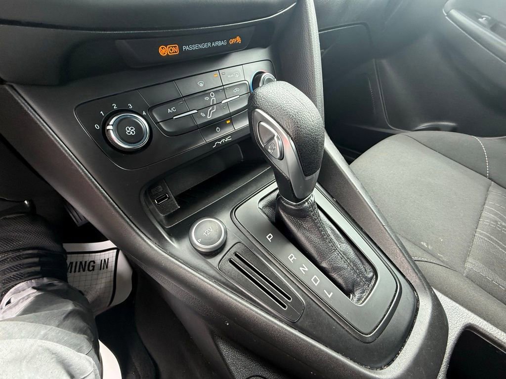 Certified 2017 Ford Focus SE FWD image 20